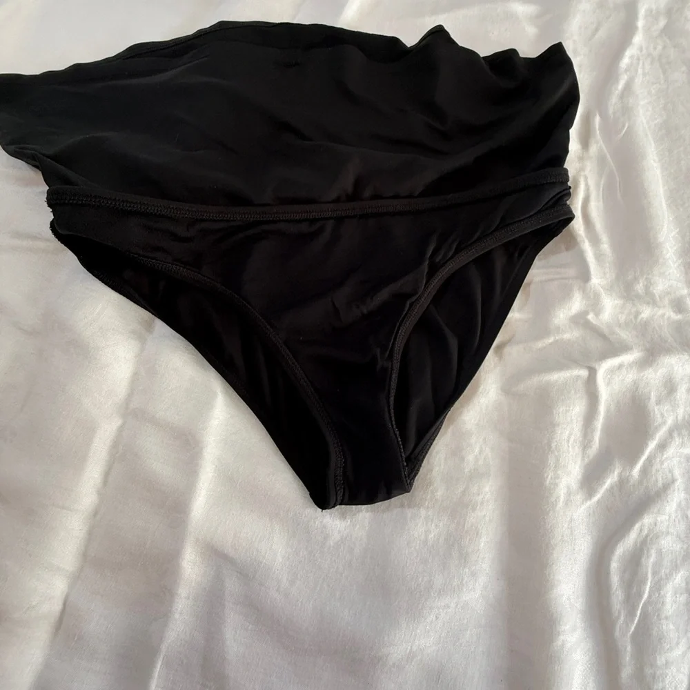 La Blanca Swim Skirt Black Bottom 8 - Picture 9 of 10